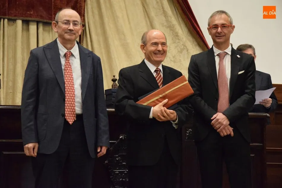 Foto 11 - La USAL homenajea a sus jubilados y entrega los premios &lsquo;Mar&iacute;a de Maeztu&rsquo; y &lsquo;Beatriz...