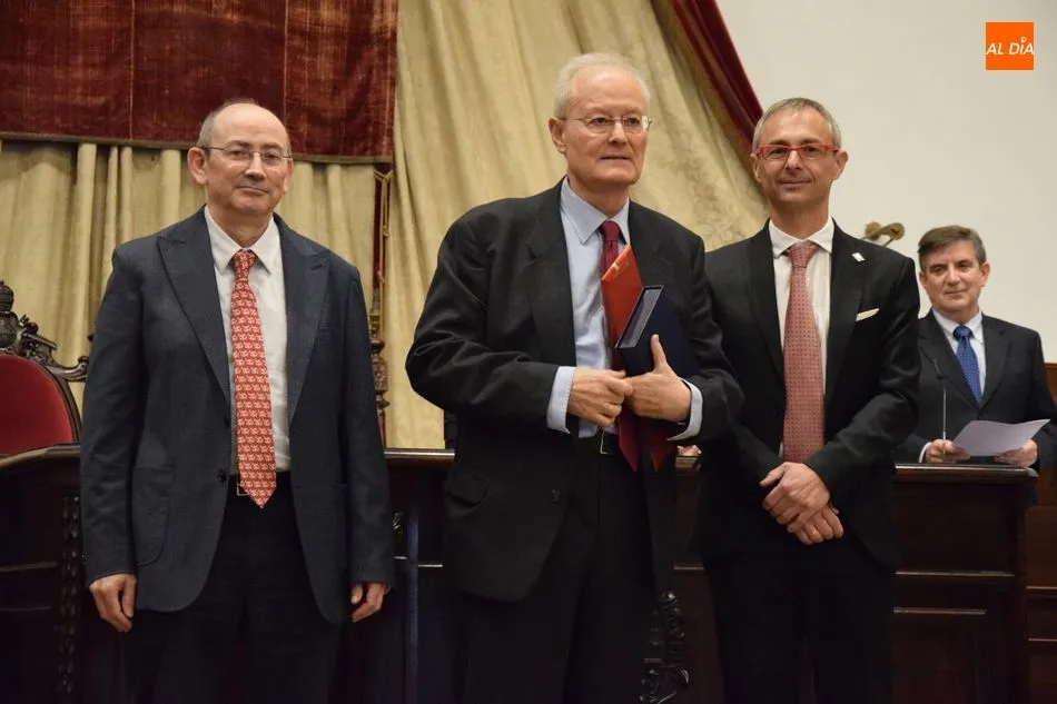 Foto 10 - La USAL homenajea a sus jubilados y entrega los premios &lsquo;Mar&iacute;a de Maeztu&rsquo; y &lsquo;Beatriz...