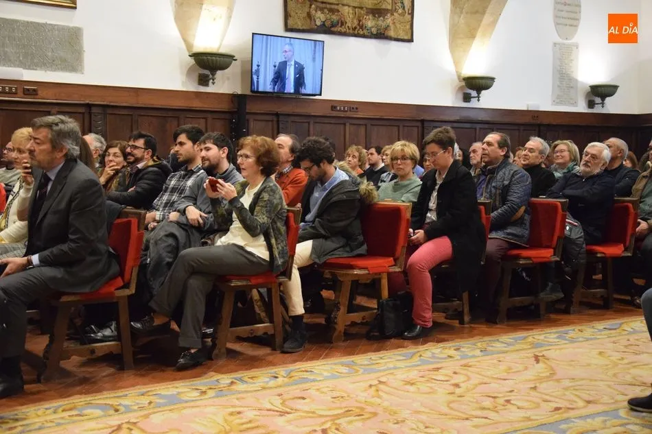 Foto 4 - La USAL homenajea a sus jubilados y entrega los premios &lsquo;Mar&iacute;a de Maeztu&rsquo; y &lsquo;Beatriz...