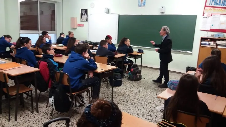 Foto 3 - Inolvidable visita al CAEM de un grupo de estudiantes del colegio San Juan Bosco