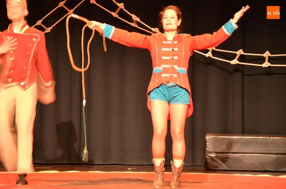 Foto 9 - Escolares de todos los centros festejan con circo el D&iacute;a Mundial del Teatro para la Infancia y la...