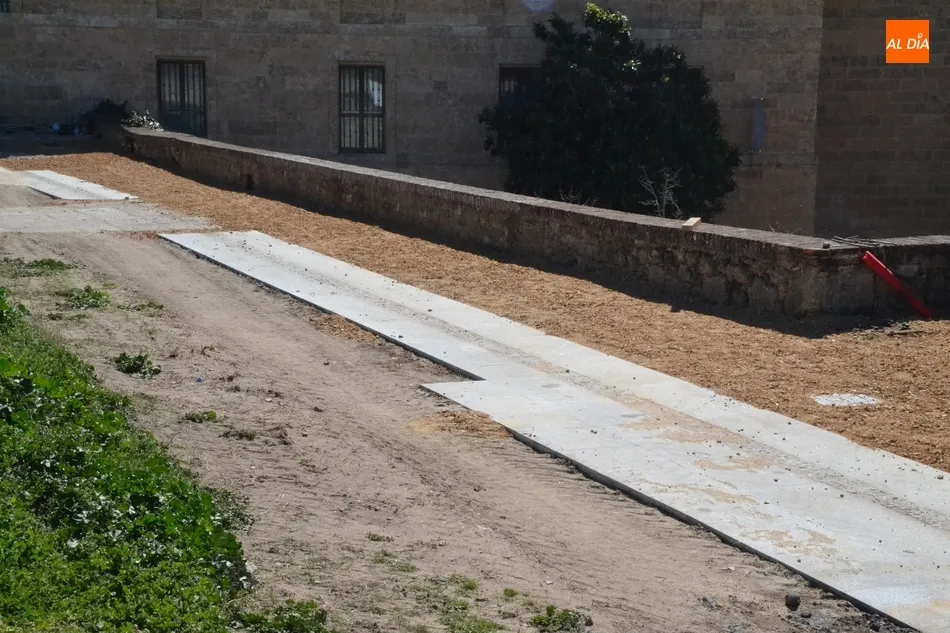 Foto 10 - El Ayuntamiento espera que tras este jueves se pueda reactivar la intervenci&oacute;n en el adarve  