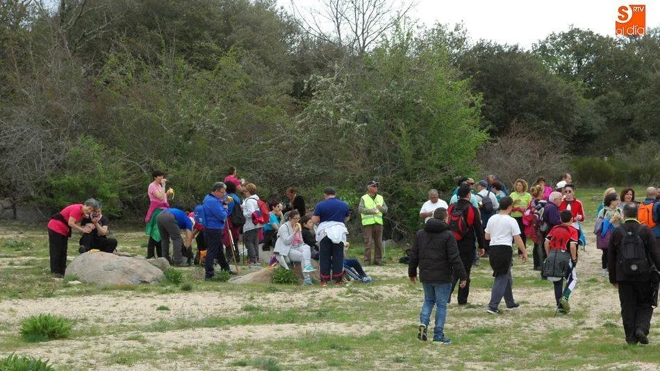 Alrededor de 300 senderistas participaron en la I Ruta ‘Los Secretos de la Presa’ de Sardón de los Frailes