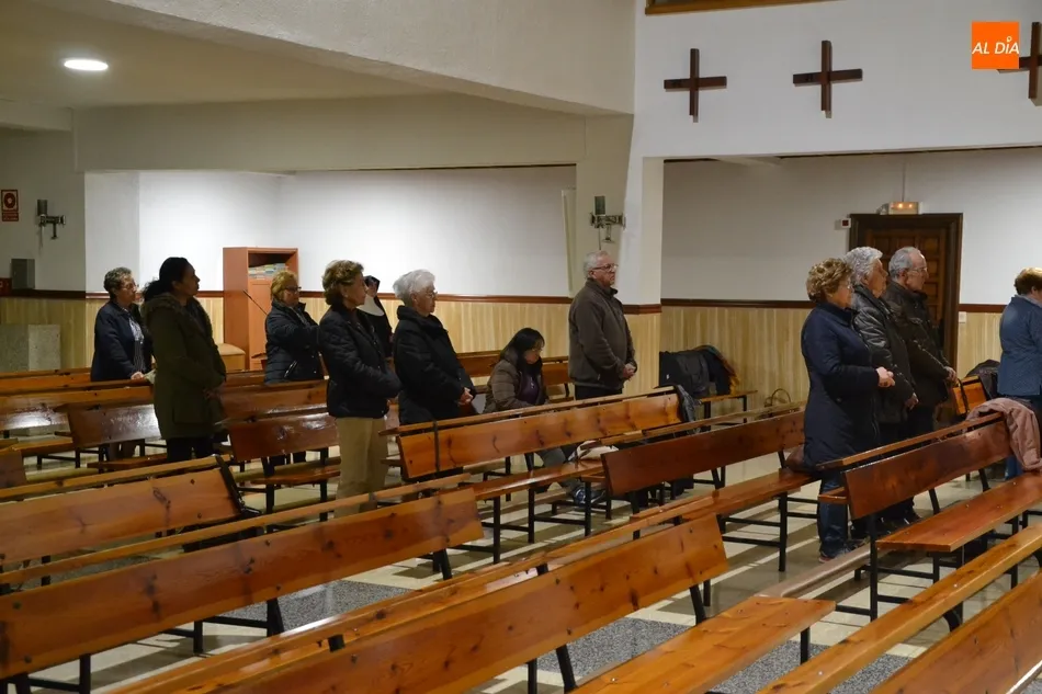 Foto 5 - El Movimiento Familiar Cristiano desarrolla un viacrucis en la Residencia San Jos&eacute;  
