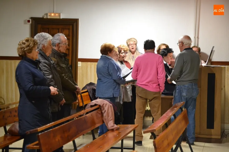 Foto 3 - El Movimiento Familiar Cristiano desarrolla un viacrucis en la Residencia San Jos&eacute;  