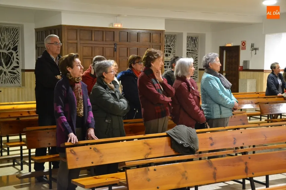 Foto 4 - El Movimiento Familiar Cristiano desarrolla un viacrucis en la Residencia San Jos&eacute;  