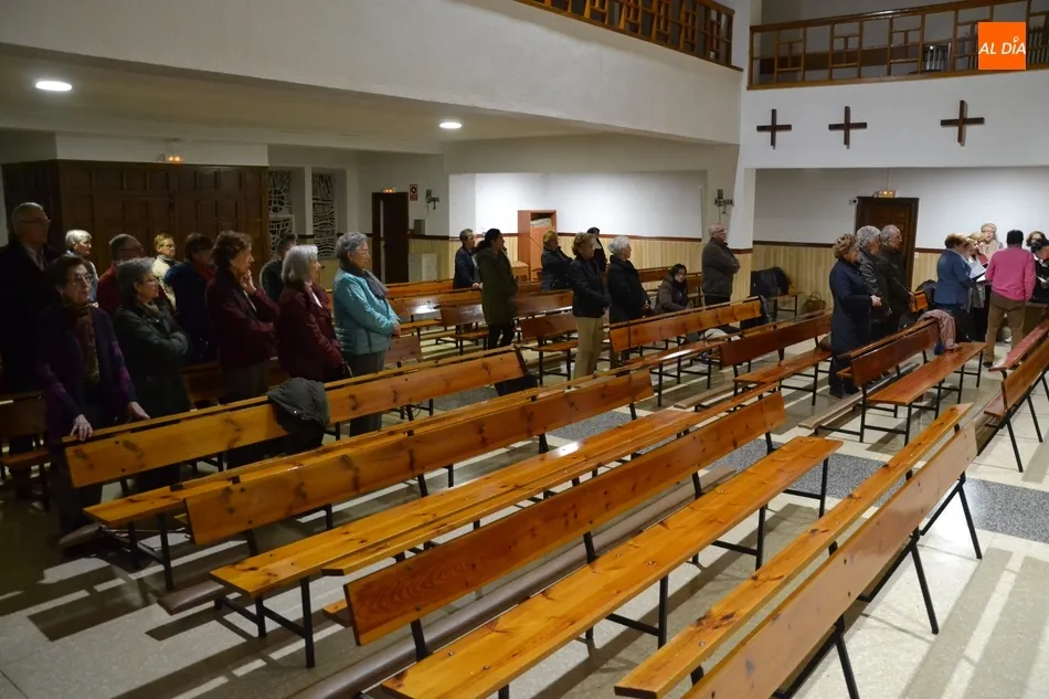 Foto 6 - El Movimiento Familiar Cristiano desarrolla un viacrucis en la Residencia San Jos&eacute;  