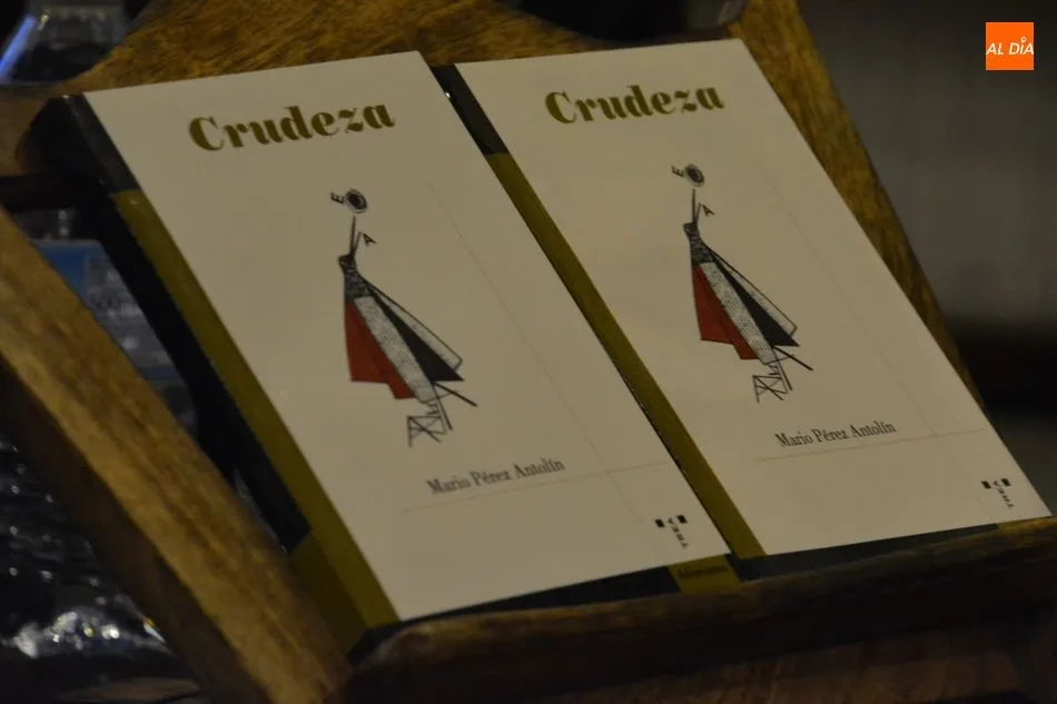 Foto 4 - Amena presentaci&oacute;n de &lsquo;Crudeza&rsquo;, libro que re&uacute;ne los nuevos aforismos de Mario P&eacute;rez Antol&iacute;n