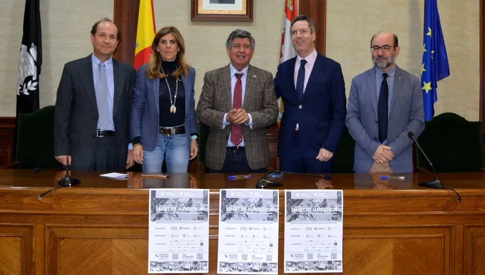 Representantes de los Ayuntamientos de Béjar, Salamanca, Diputación Provincial, Escuela de Ingenieros y Fundación Bases