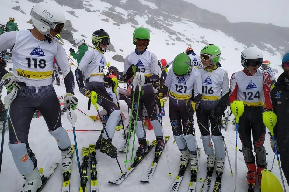 Foto 5 - Finaliza la temporada del equipo infantil del Club de Esqu&iacute; La Covatilla  