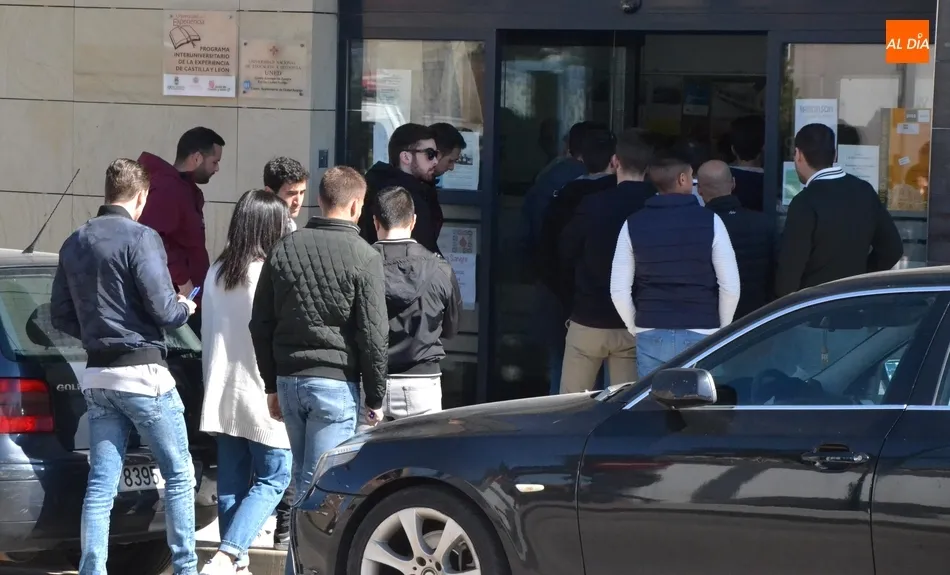 Foto 4 - Los 40 supervivientes de las oposiciones a la Polic&iacute;a Local afrontan el examen tipo test  