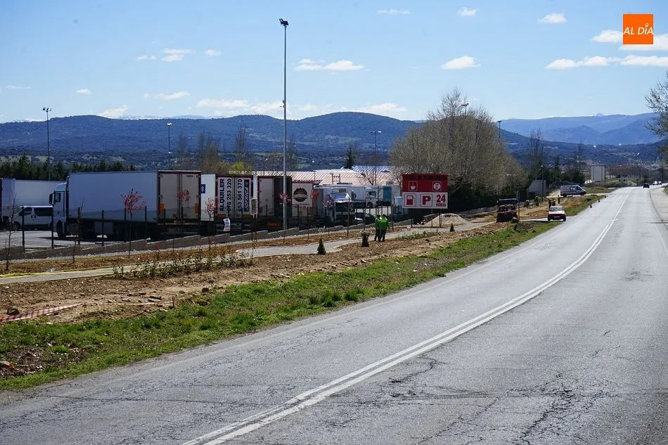 Foto 4 - El nuevo paseo en la entrada sur de Guijuelo estar&aacute; listo en mes y medio