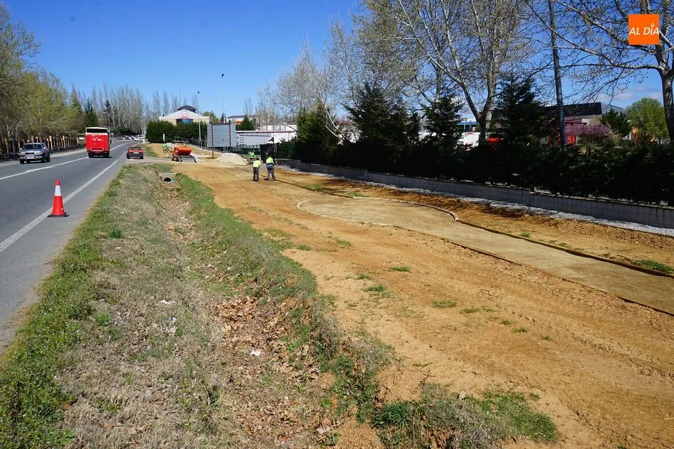 Foto 3 - El nuevo paseo en la entrada sur de Guijuelo estar&aacute; listo en mes y medio