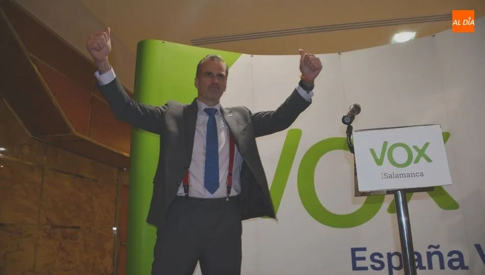 El secretario general de VOX, Javier Ortega-Smith, durante su visita a Salamanca