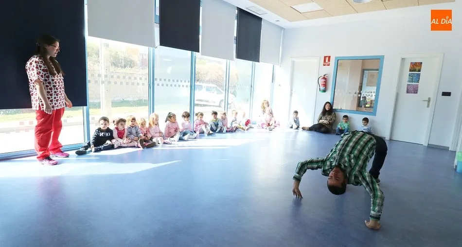 Foto 2 - El programa Tic Tac se anima con una sesi&oacute;n de baile
