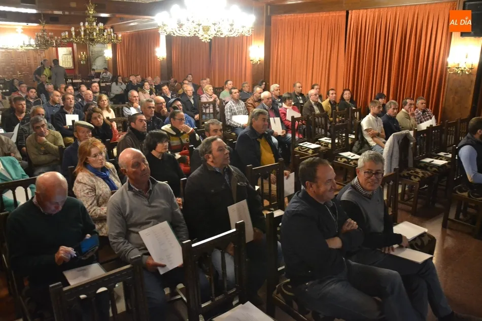 Cerca de 100 ganaderos se dan cita en la clásica jornada de ovino y caprino de Cobadu  