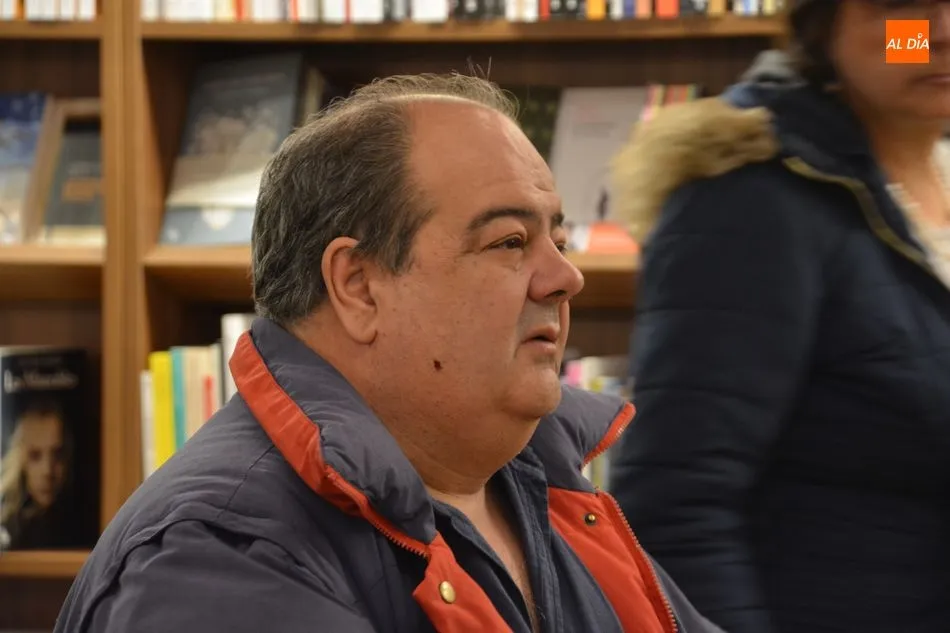 Foto 7 - Poetas de la Editorial Amarante ofrecen un fant&aacute;stico recital en la Librer&iacute;a Santos Ochoa