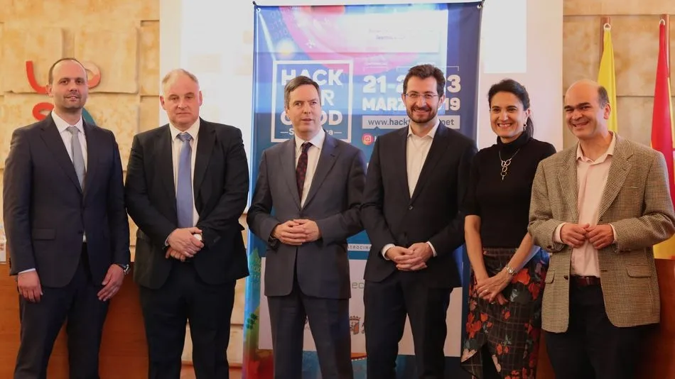 Participantes en la inaguración del encuentro en la Universidad Pontificia