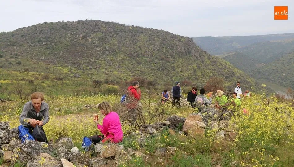 Al fondo, zona por la que discurrirá parte de la ruta 2019 de Pereña / CORRAL