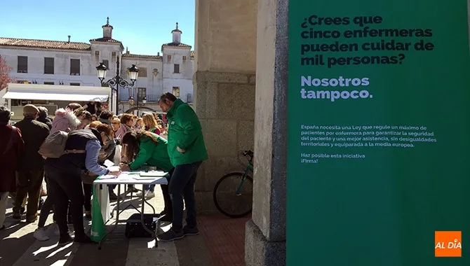 El Sindicato de Enfermería SATSE Salamanca organizaba una recogida de firmas este jueves en Peñaranda