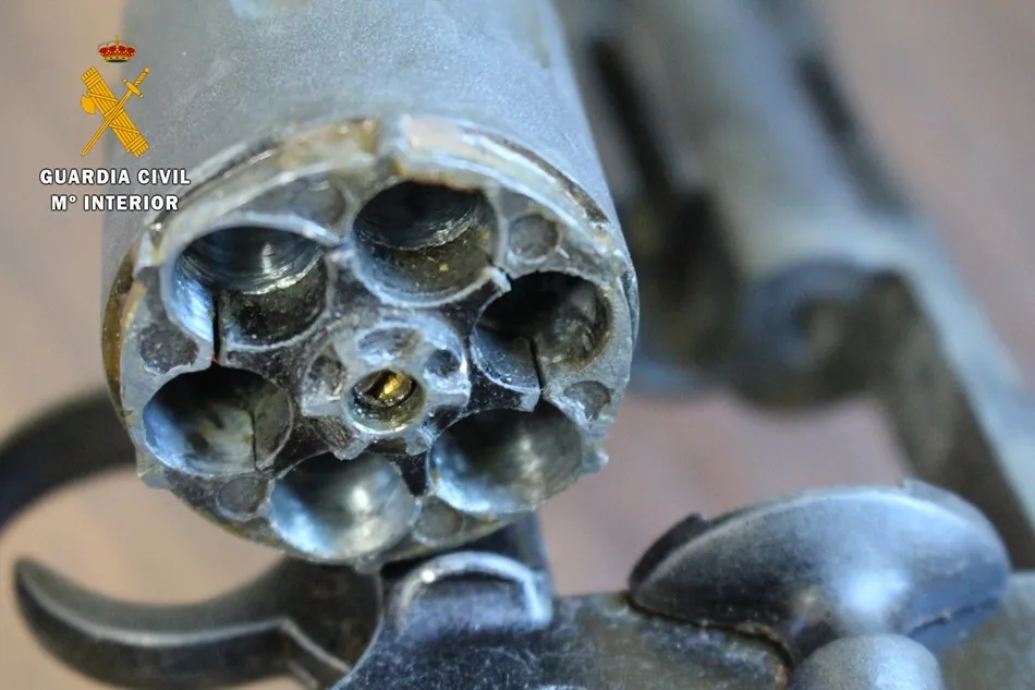 Foto 8 - Detenido en la comarca de B&eacute;jar con 121 armas de fuego para&nbsp; su compraventa en el mercado negro  