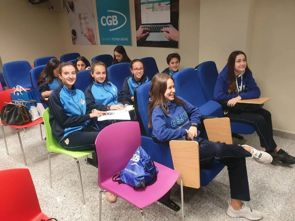Foto 4 - Estudiantes del colegio San Juan Bosco visitan las instalaciones de CGB