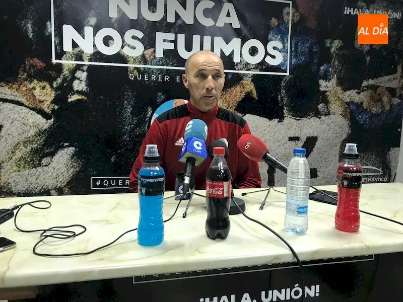 Antonio Calderón durante la rueda de prensa
