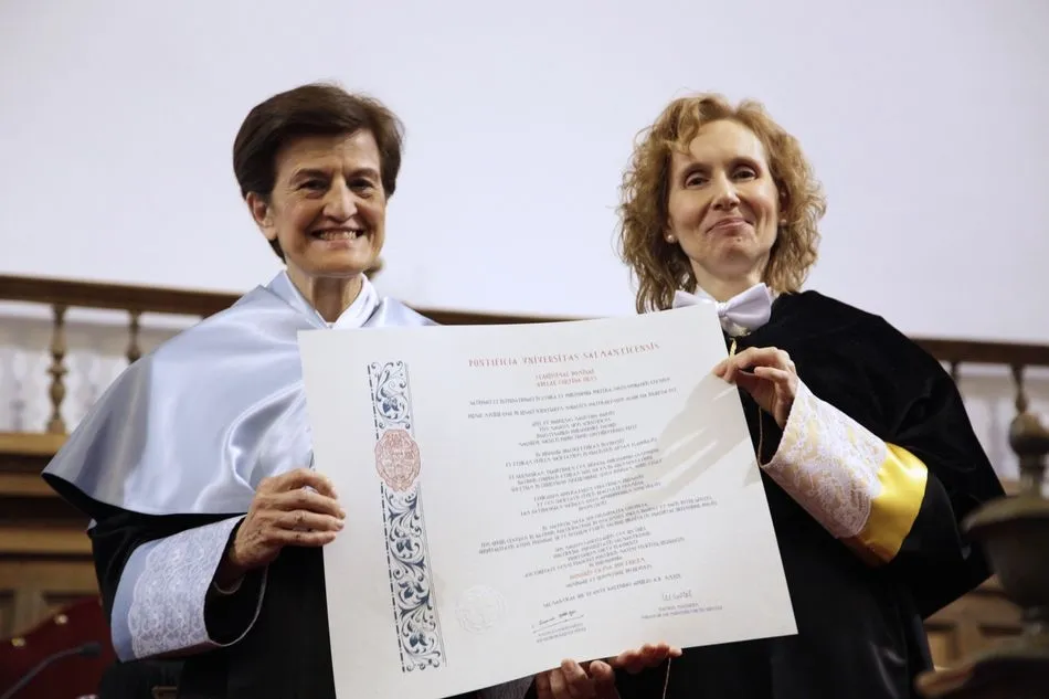 Foto 6 - Adela Cortina recuerda que&nbsp;la filosof&iacute;a &ldquo;tiene que ensuciarse las manos y comprometerse con la...