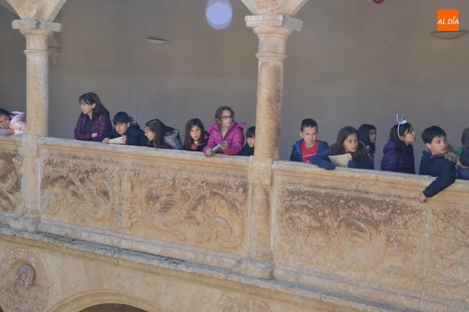 La expo de pizarras de Los Águila recibe a un nuevo grupo del Colegio Miróbriga  