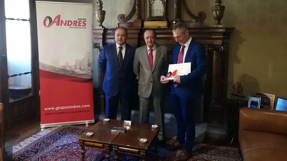 Foto 2 - Grupo Andr&eacute;s concede a la Universidad de Salamanca el &lsquo;Andr&eacute;s Awards Honor&iacute;fico&rsquo;  