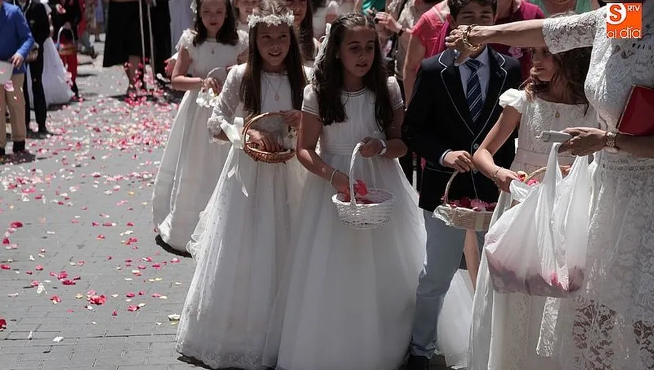 La Primera Comunión supone un elevado desembolso para las familias