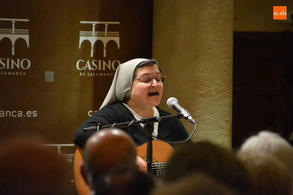 Foto 7 - La Hermana Glenda llena el Casino de Salamanca con su concierto de m&uacute;sica cristiana