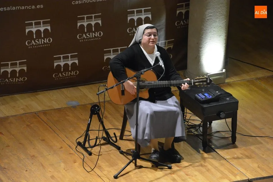 Foto 3 - La Hermana Glenda llena el Casino de Salamanca con su concierto de m&uacute;sica cristiana