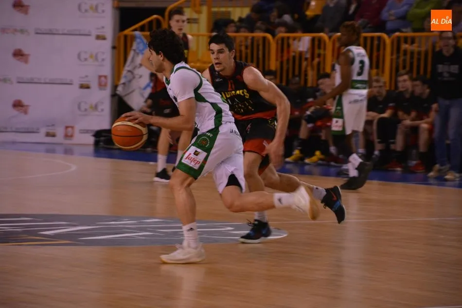 Foto 9 - A La Antigua CB Tormes se le escapa un partido que le quita media vida (70-73)  