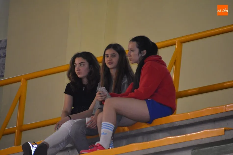 Foto 7 - A La Antigua CB Tormes se le escapa un partido que le quita media vida (70-73)  