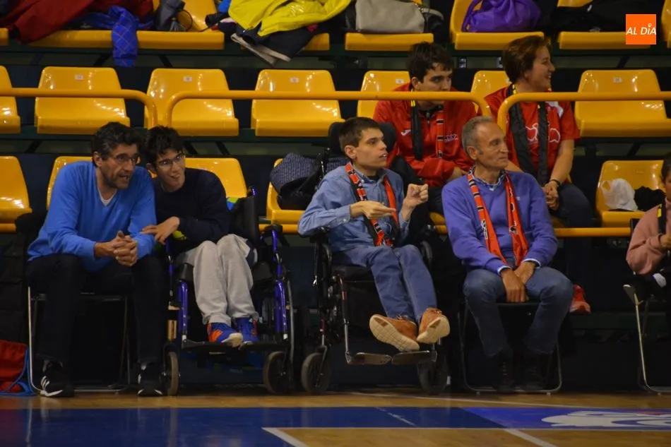 Foto 5 - A La Antigua CB Tormes se le escapa un partido que le quita media vida (70-73)  