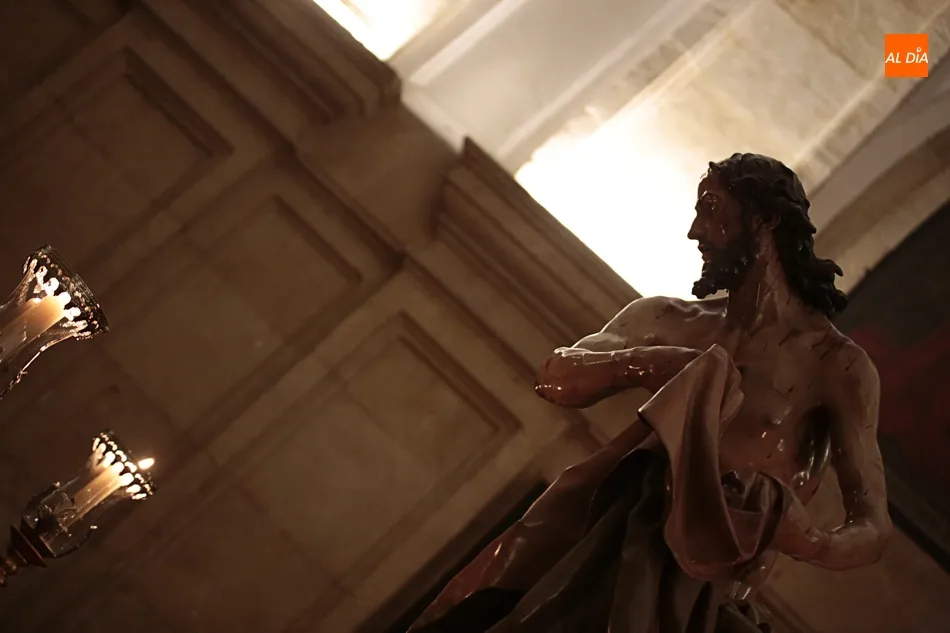 Foto 6 - Oraci&oacute;n junto a Jes&uacute;s Flagelado en el claustro de la Universidad Pontificia