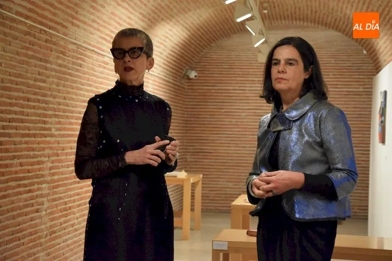 Foto 6 - Inaugurada la exposici&oacute;n de arte No Libro