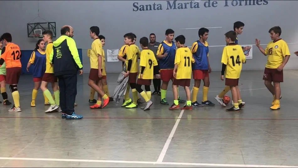 Foto 3 - Los Leones de Vitigudino logran el pase a la semifinal intercomarcal de los Juegos Escolares  