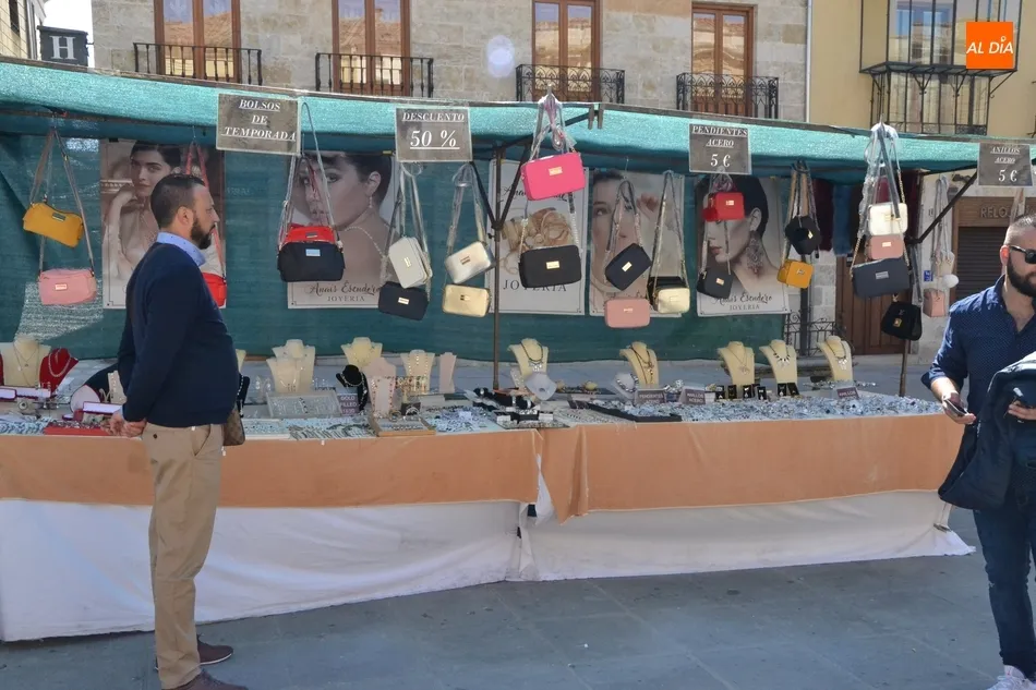 Foto 10 - El cielo brinda una espl&eacute;ndida Feria de Botijeros con un sentido recuerdo para Juan Manuel Criado  