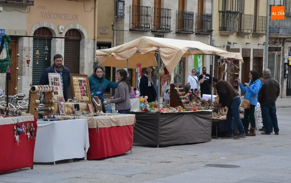 Foto 3 - El cielo brinda una espl&eacute;ndida Feria de Botijeros con un sentido recuerdo para Juan Manuel Criado  