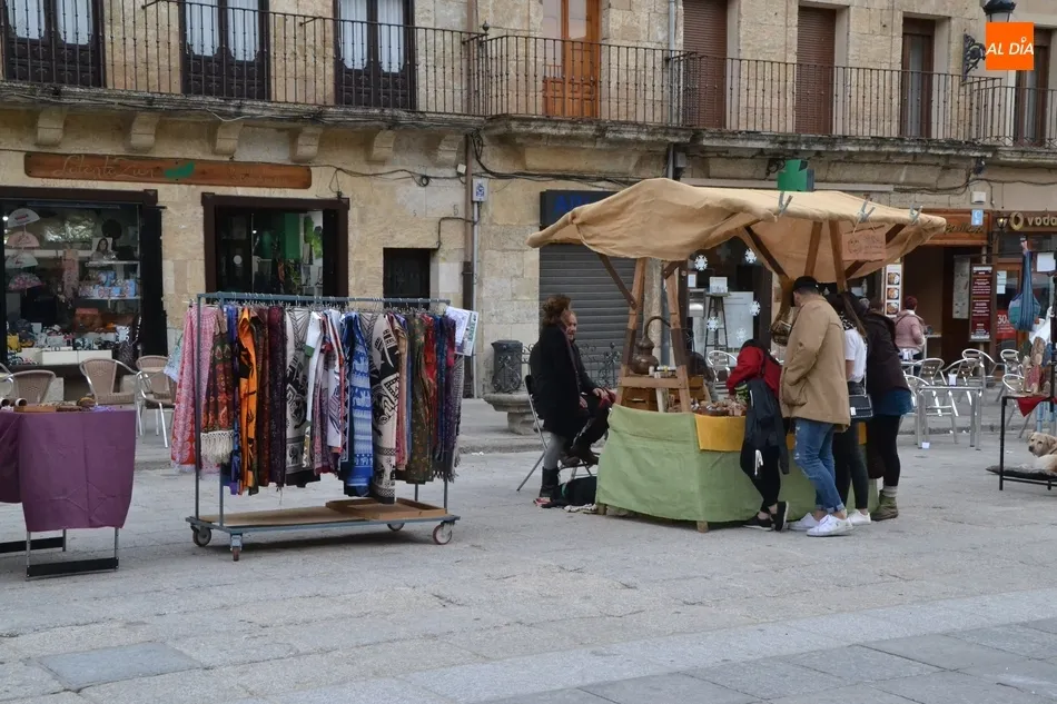 Foto 2 - El cielo brinda una espl&eacute;ndida Feria de Botijeros con un sentido recuerdo para Juan Manuel Criado  