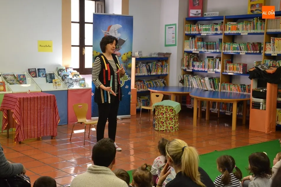 Foto 3 - Margalida Albert&iacute; abre tres semanas seguidas de cuentacuentos en la Casa de la Cultura  