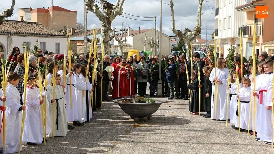 Bendición de Ramos en la Plaza del Convento de Vitigudino / Archivo