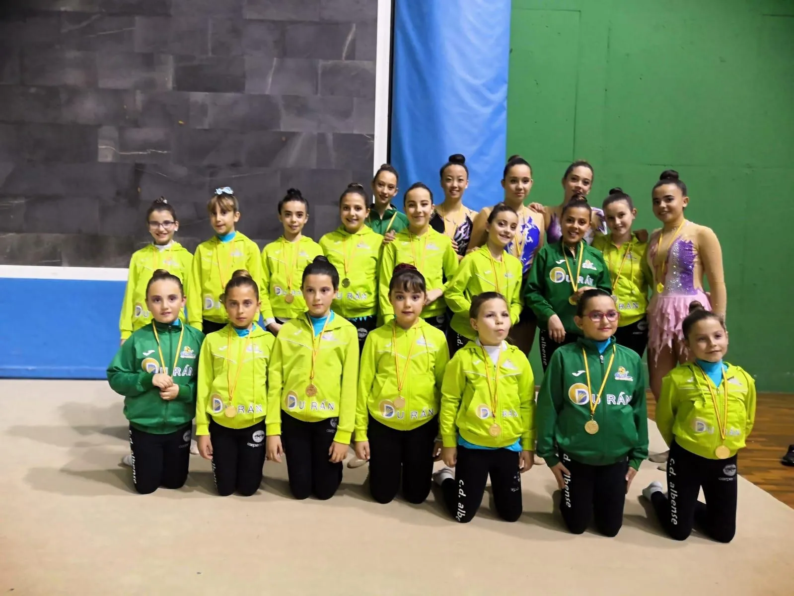 Foto 3 - Las Escuelas del Piensos Dur&aacute;n Albense participan en la primera jornada de gimnasia r&iacute;tmica de...