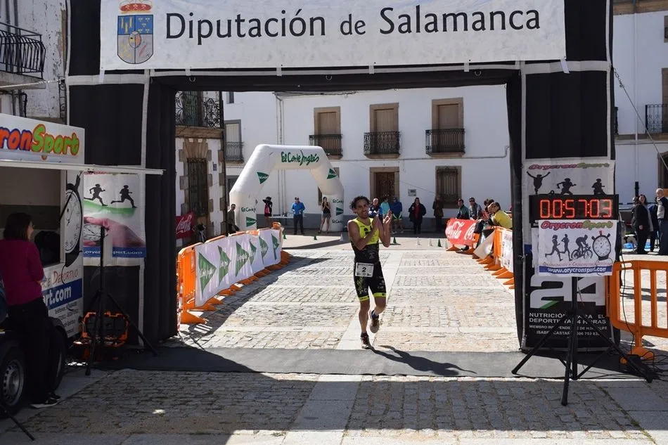 Foto 5 - Antonio Cerezo y Beatriz D&iacute;az, ganadores del IV Duatl&oacute;n Villa de Lumbrales