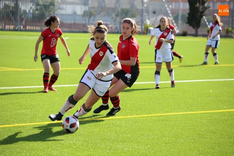 Foto 11 - El Salamanca FF no alza el vuelo y cae con el filial del Rayo Vallecano (1-2)