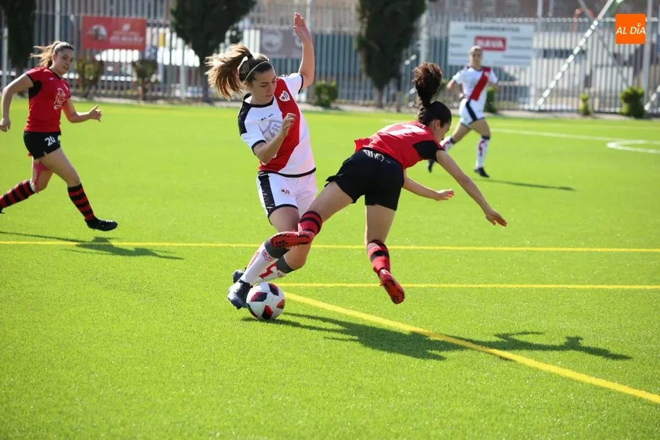 Foto 5 - El Salamanca FF no alza el vuelo y cae con el filial del Rayo Vallecano (1-2)