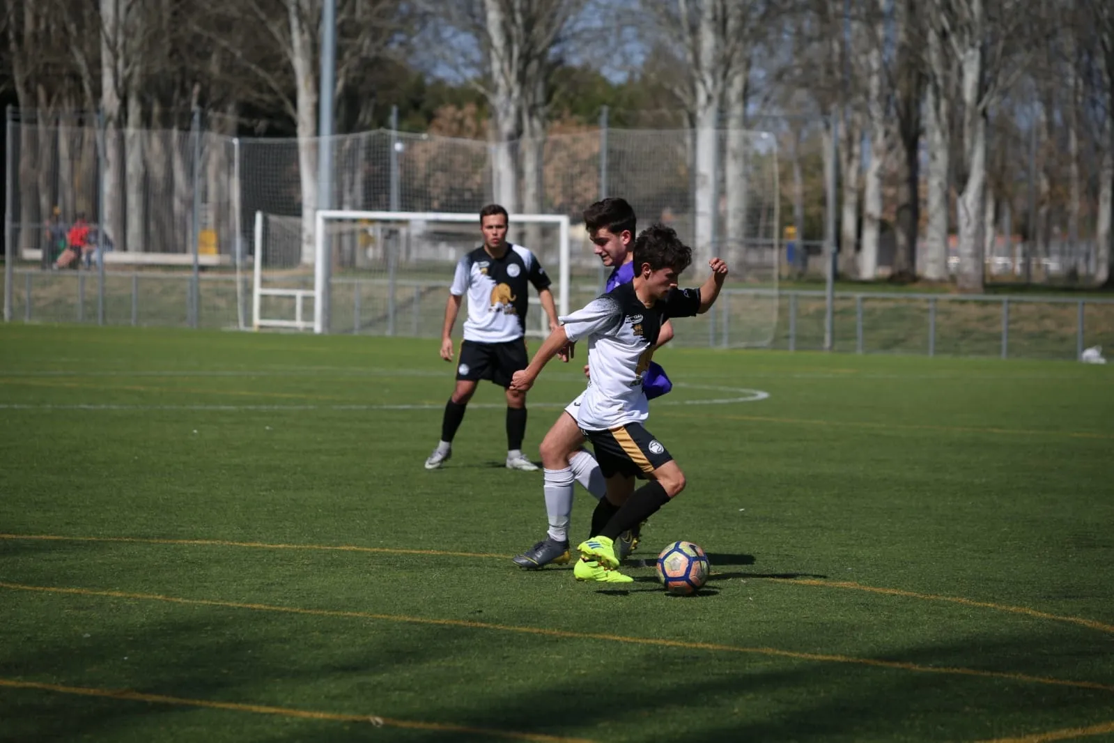 Foto 11 - Resultados, clasificaciones e im&aacute;genes del f&uacute;tbol base regional