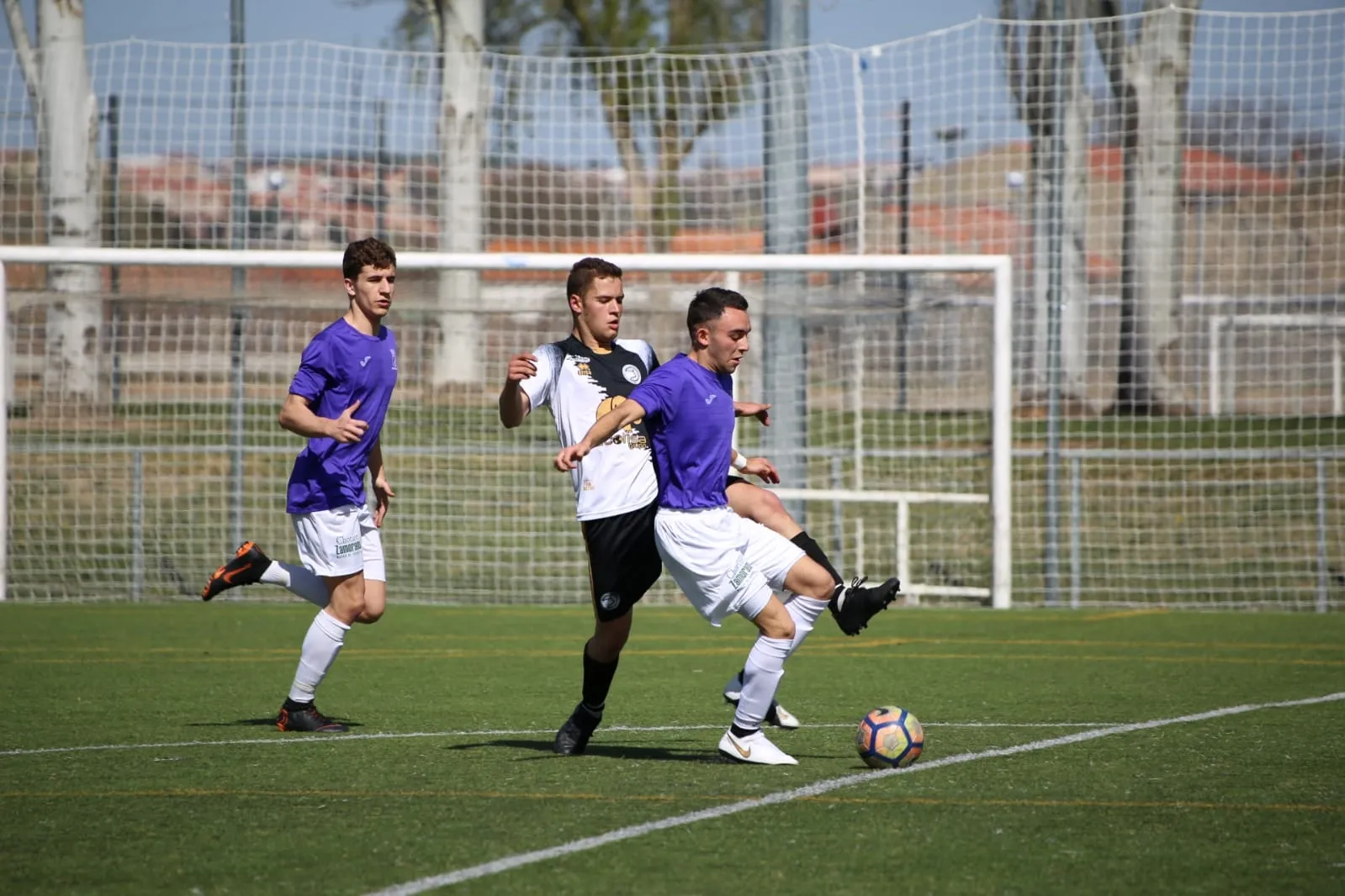 Foto 2 - Resultados, clasificaciones e im&aacute;genes del f&uacute;tbol base regional